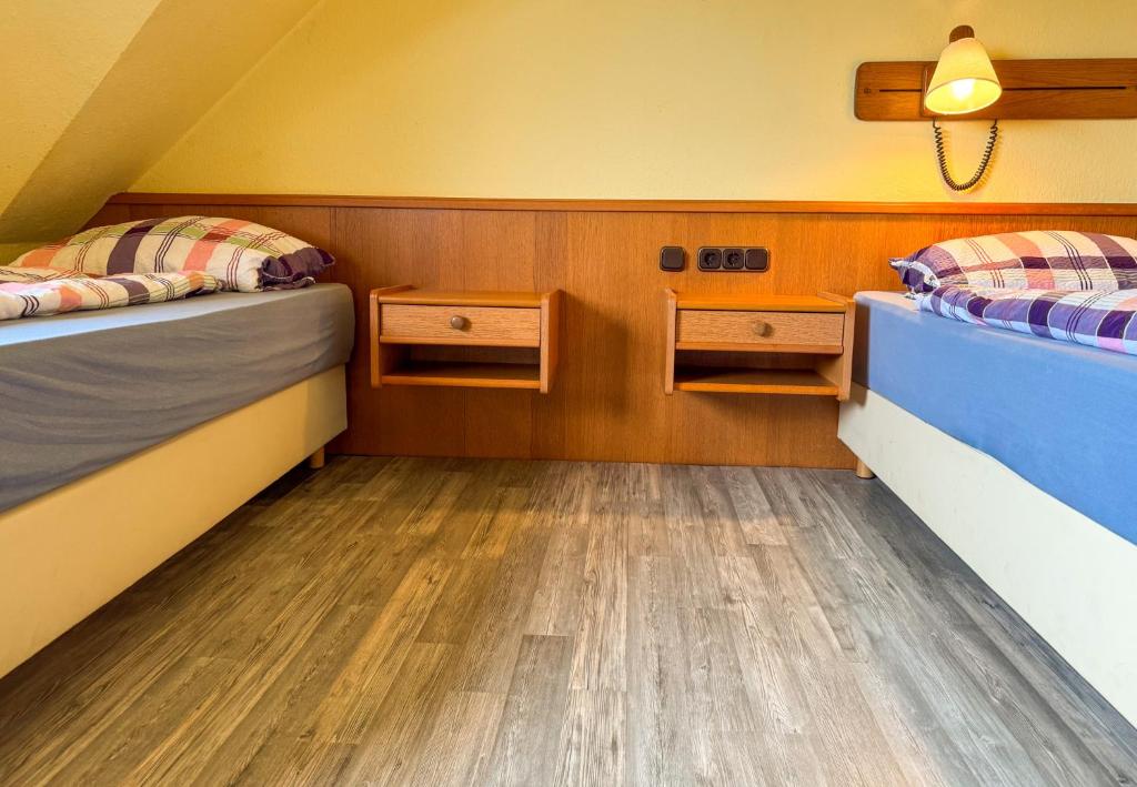 Galeriebild der Unterkunft 33 - 14 Hotelkamer voor twee personen in Bunkenburg