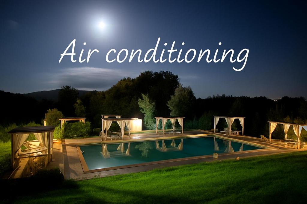 Bazén v ubytování Agriturismo La Burraia vicino a San Gimignano-Air conditioning-EV wallbox nebo v jeho okolí