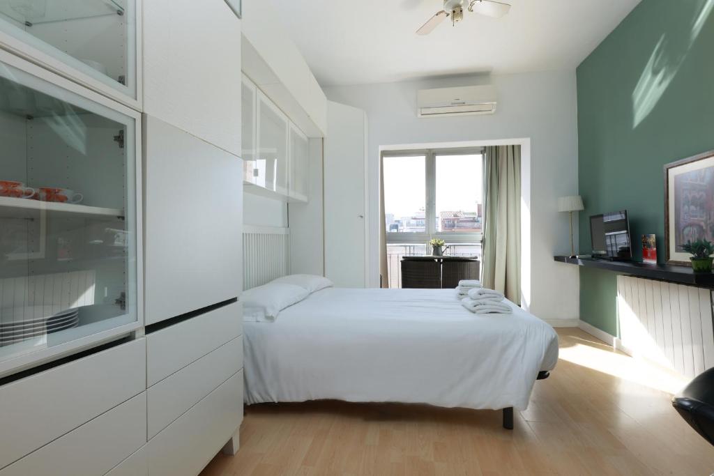 ApartEasy - Lovely Atic in Barcelona