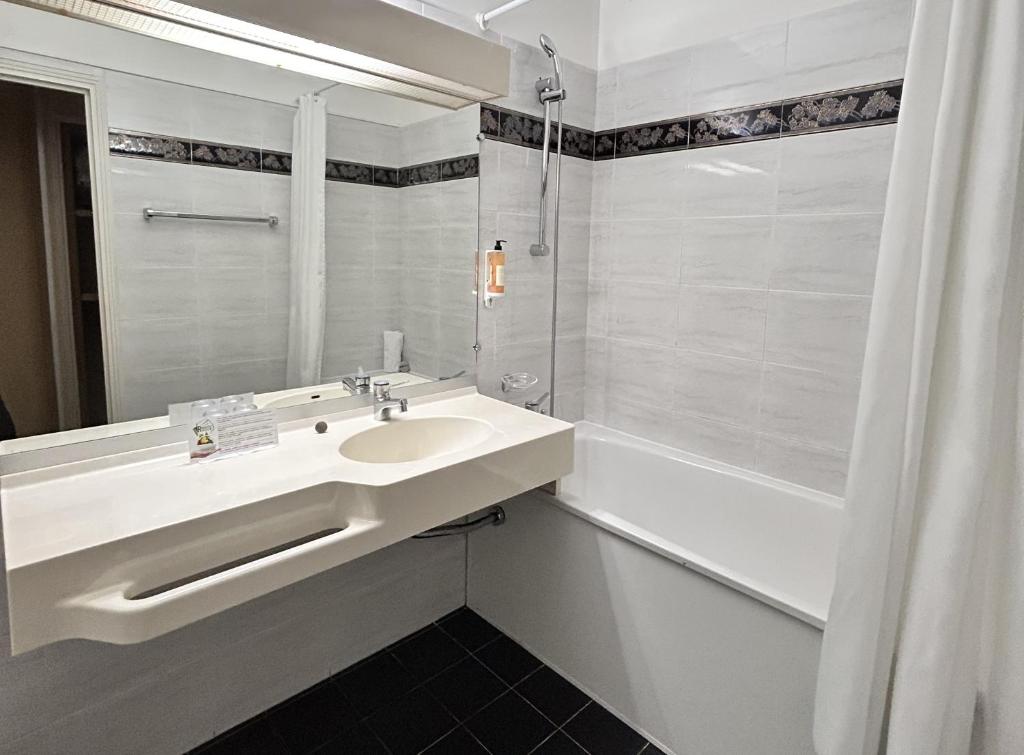 Hôtel La Pinède - 3