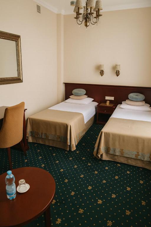 Parisel Palace Centrum Konferencyjno-Wypoczynkowe Klimki pod Łukowem - Doppel- Oder Zweibettzimmer