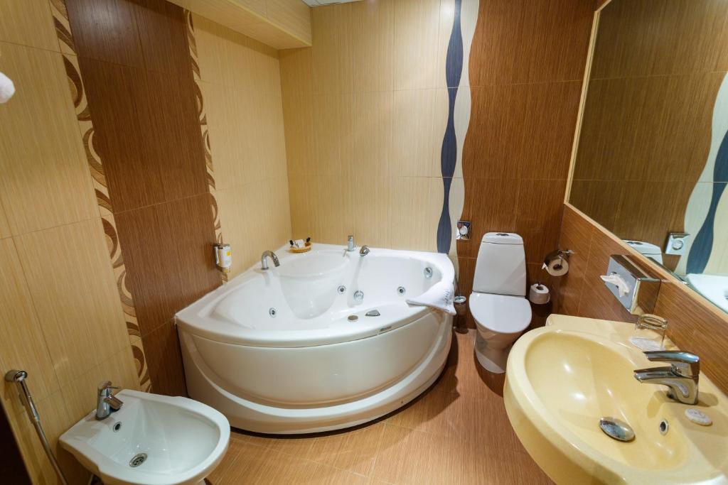 Vannituba majutusasutuses Hotel Rocca al Mare