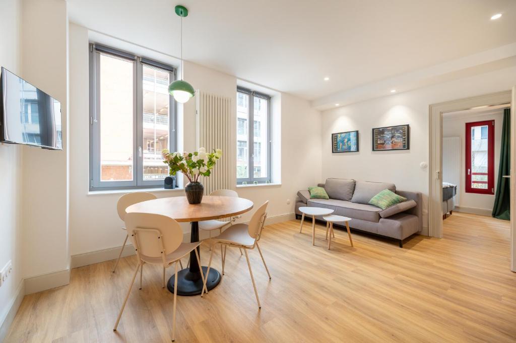 Χώρος καθιστικού στο Chez Edith - Neuf - Haut de Gamme - Tram - Proche centre-ville - Tout confort