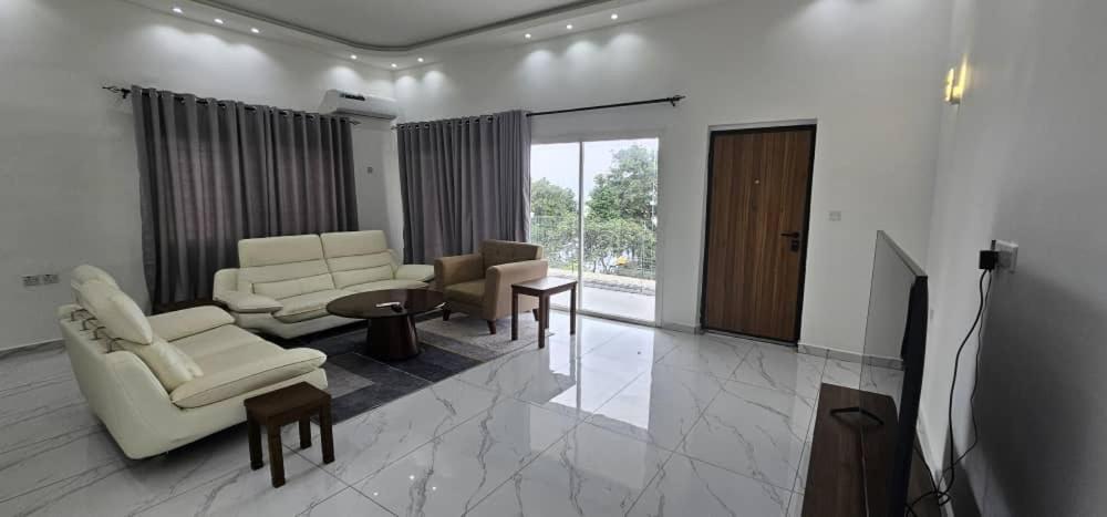 Χώρος καθιστικού στο Richview Weekly Stay Luxury Apartment in Aberdeen Freetown
