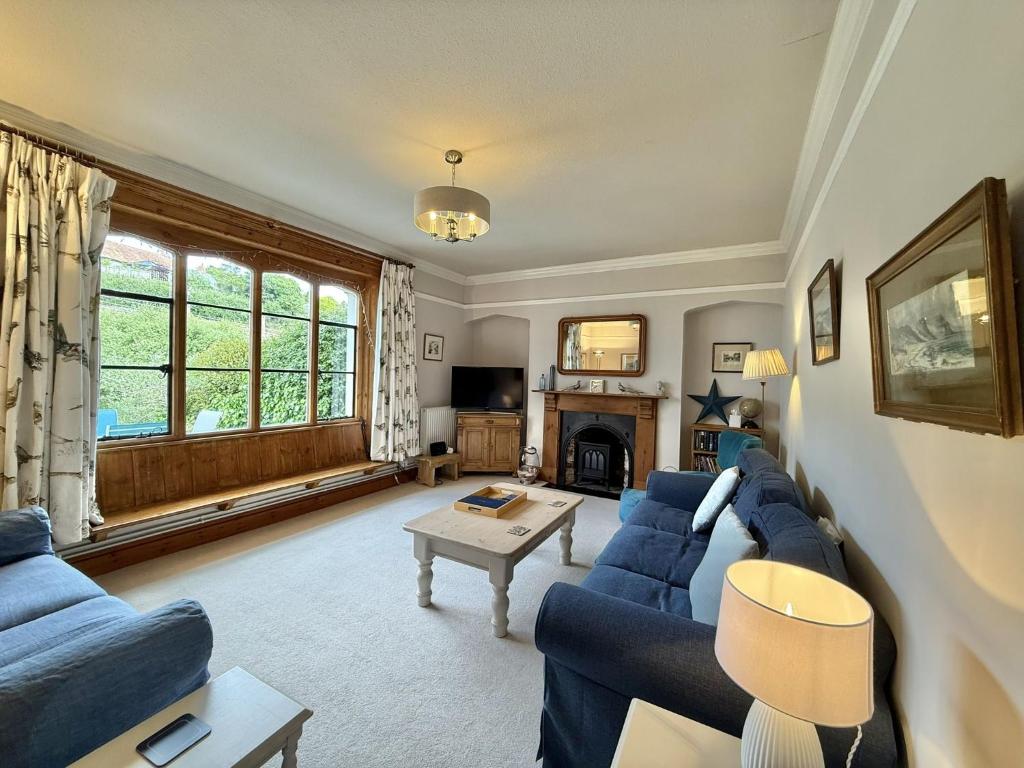 Posezení v ubytování 5 Belmont Terrace