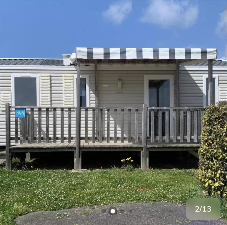 Budova, kde se kemp nachází