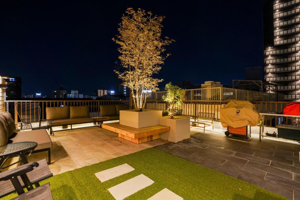 Μπαλκόνι ή βεράντα στο Harukazesou Taishou 200平米貸切戸建 最大20名様 USJ車で20分 無料駐車スペース2台 屋上BBQ