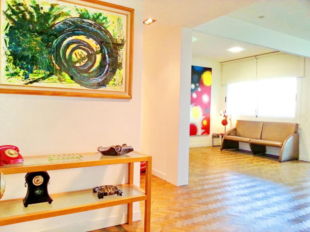 A seating area at Complex Vicor