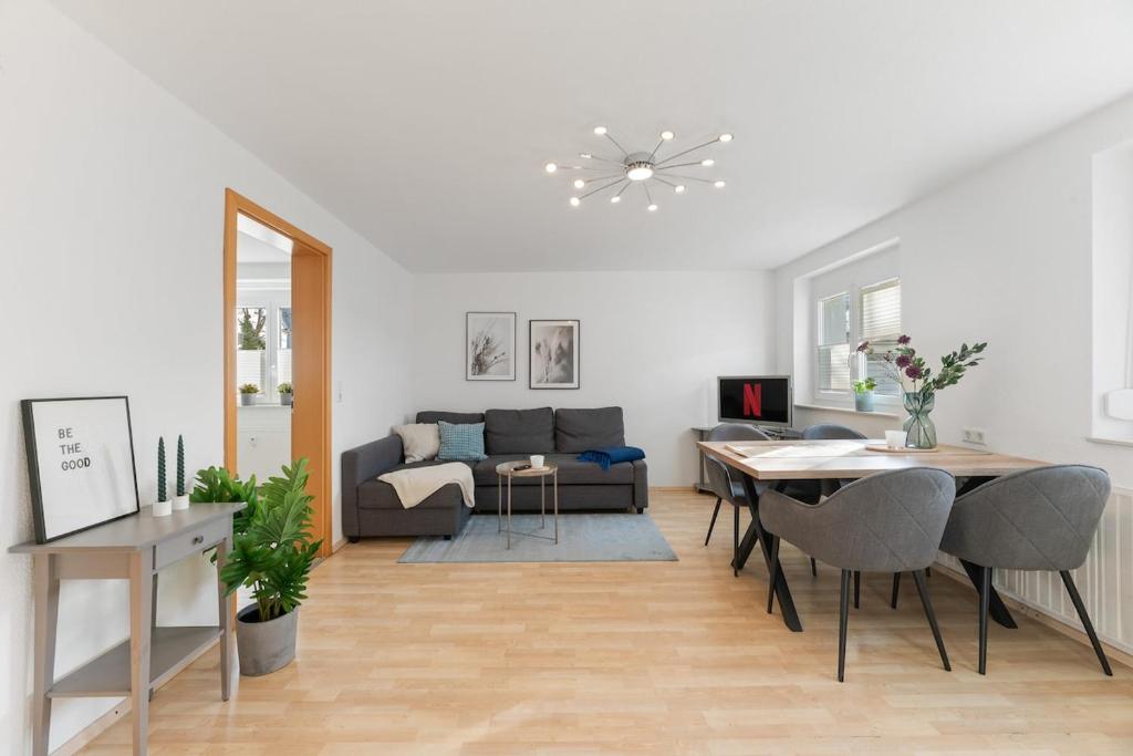 Posezení v ubytování Helle & ruhige Eigentumswohnung nahe A81