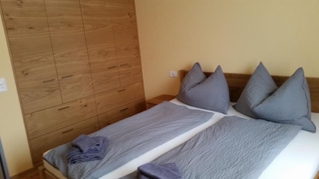 Postel nebo postele na pokoji v ubytování Ferienwohnung Allmeina