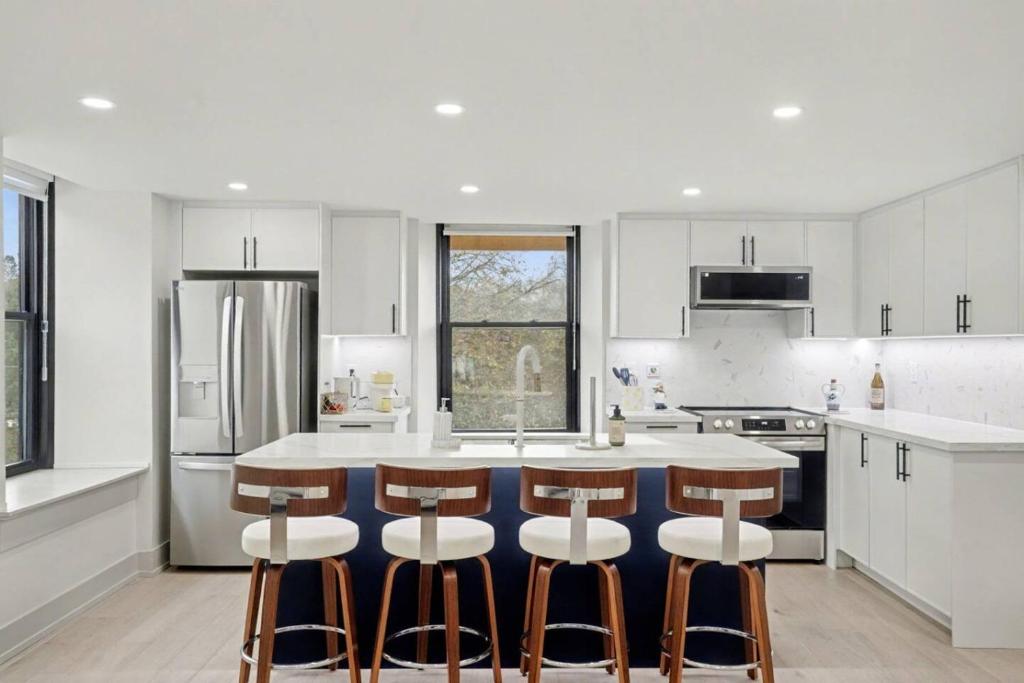 Η κουζίνα ή μικρή κουζίνα στο The Wynford Dreamy Capri Suite