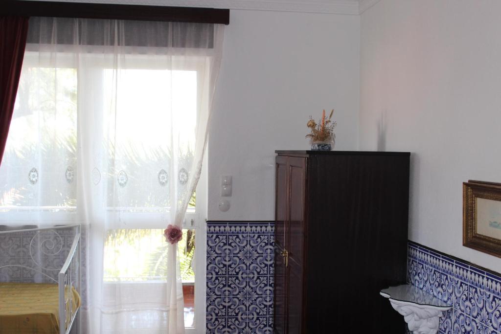 Cascais Jasmim Doce - 阳台的四倍房间