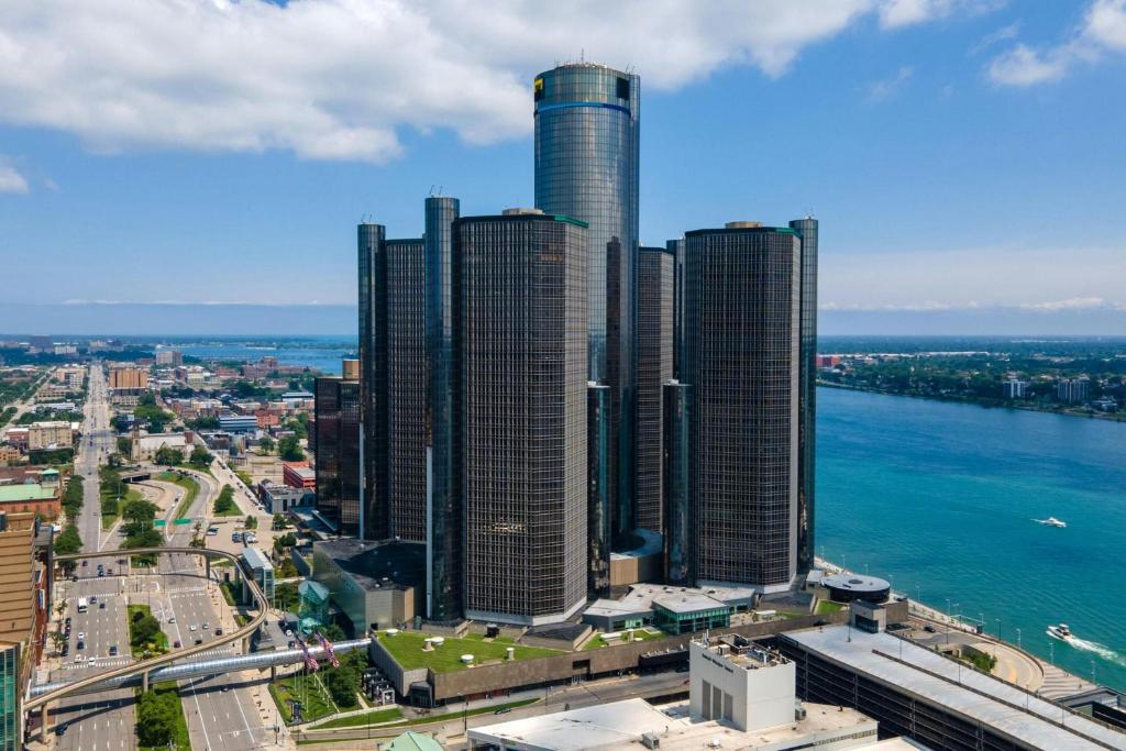 Detroit Marriott at the Renaissance Center photo