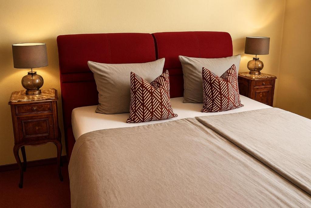 Postel nebo postele na pokoji v ubytování Rose Apartment mit Sauna und HS-Card, Belle Apartment mit HS-Card - Greschuk Apartments