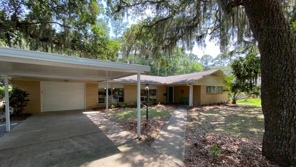 Hoone, kus puhkemaja asub