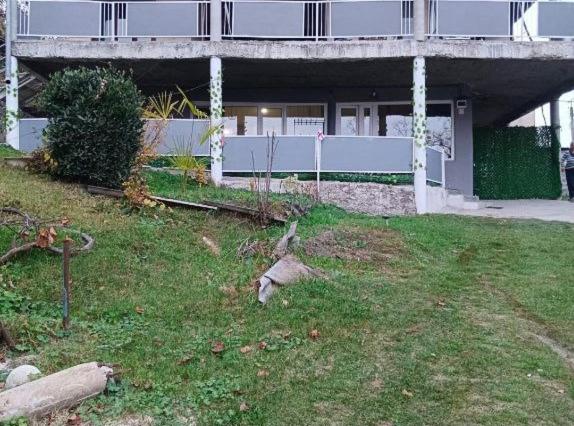 Κήπος έξω από το Ortachala Valley Retreat