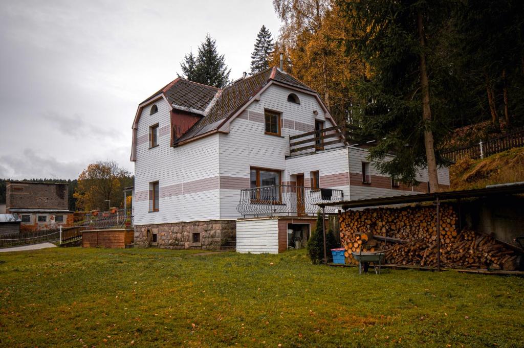 Το κτήριο όπου στεγάζεται  το διαμέρισμα