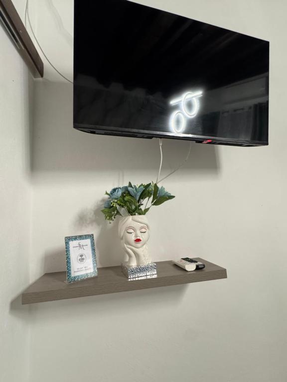 Μια τηλεόραση ή/και κέντρο ψυχαγωγίας στο Shamà rooms