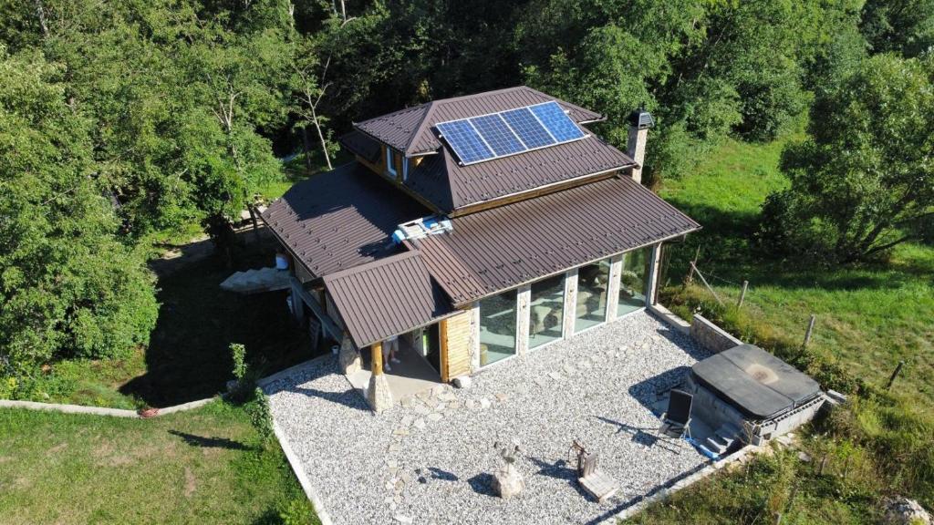 Το κτήριο όπου στεγάζεται  η παραθεριστική κατοικία