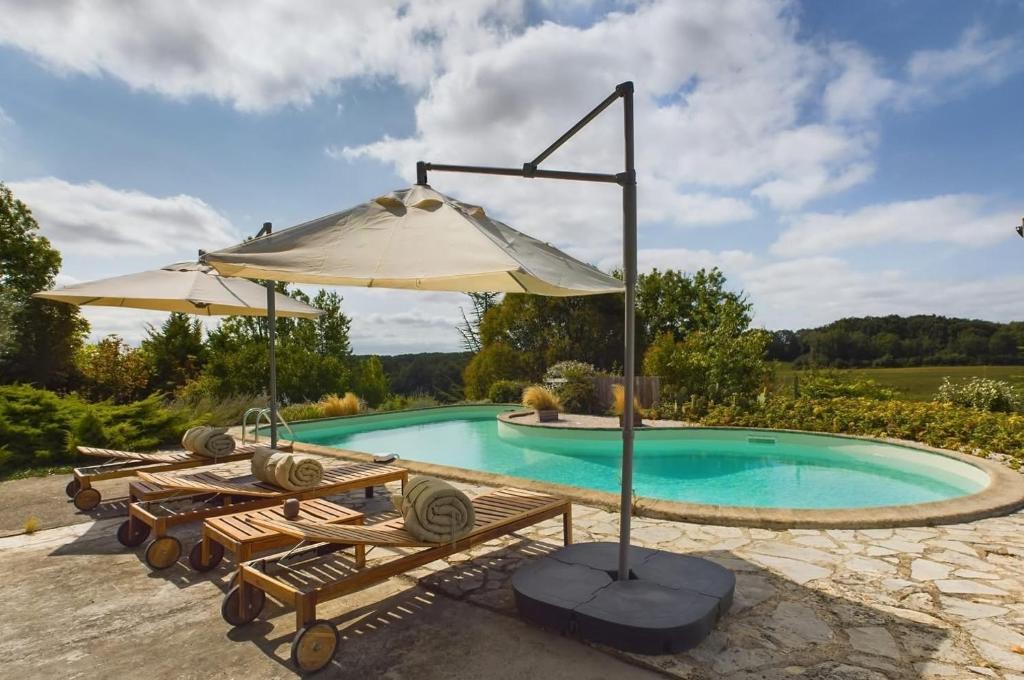 Bazén v ubytování La Grande Rossignol nebo v jeho okolí