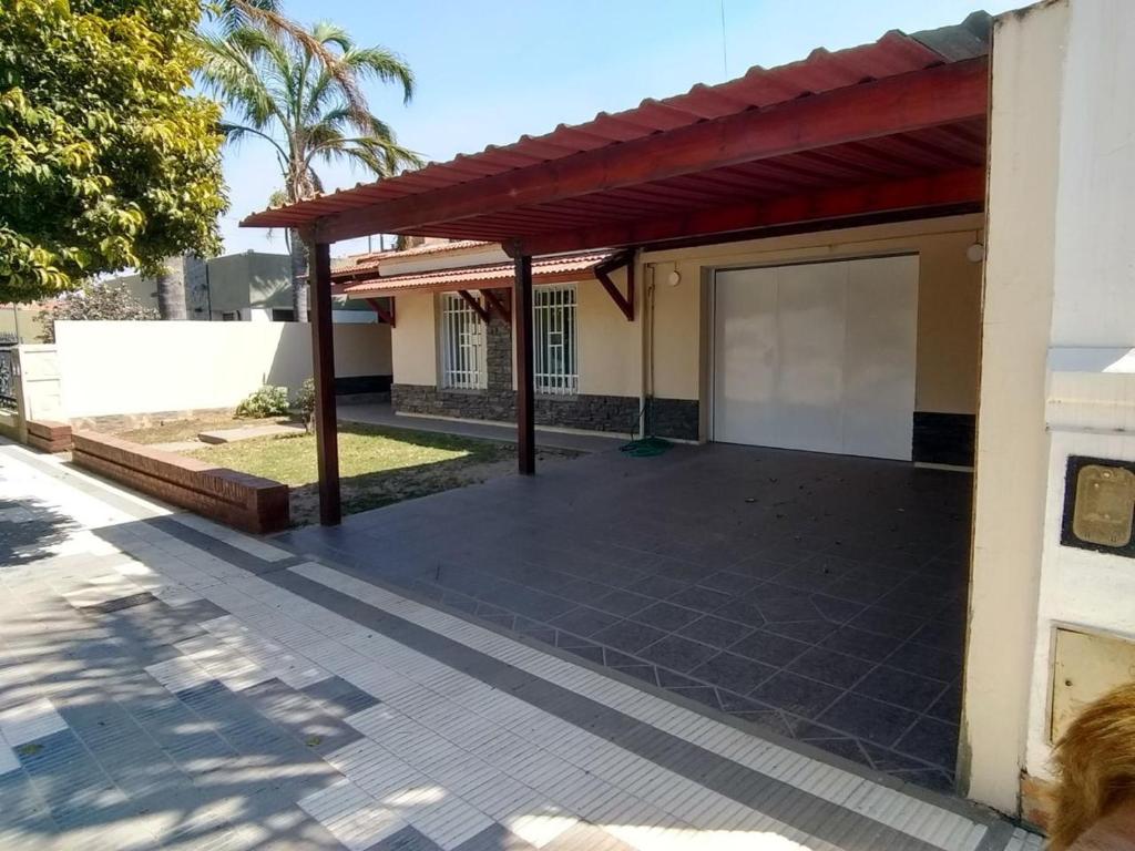 Το κτήριο όπου στεγάζεται  η παραθεριστική κατοικία