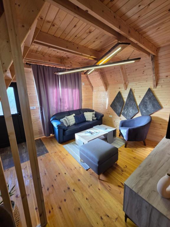 Χώρος καθιστικού στο 4 BEARs