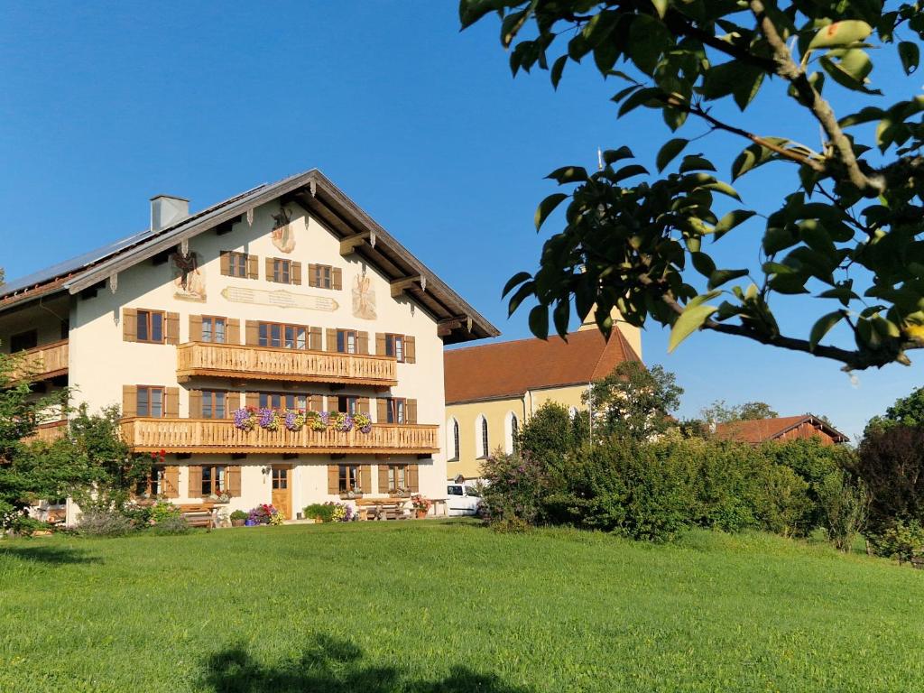 Κήπος έξω από το Agelbauer