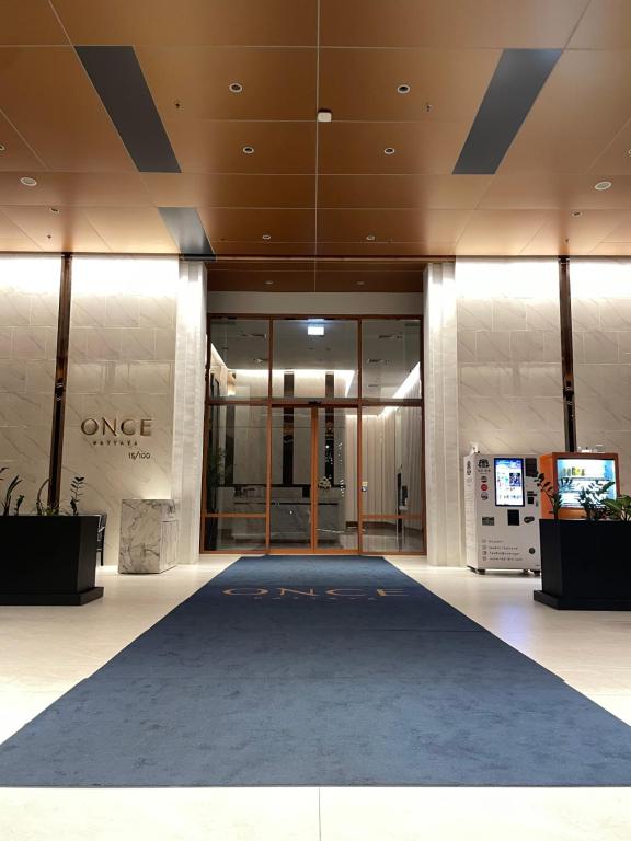 Ο χώρος του λόμπι ή της ρεσεψιόν στο Once芭提雅顶级豪华公寓位于21航站楼