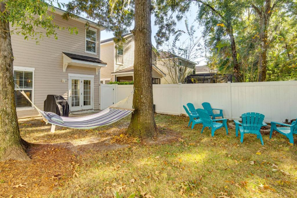 Aed väljaspool majutusasutust Explore Beaches and May River! Family Bluffton Home