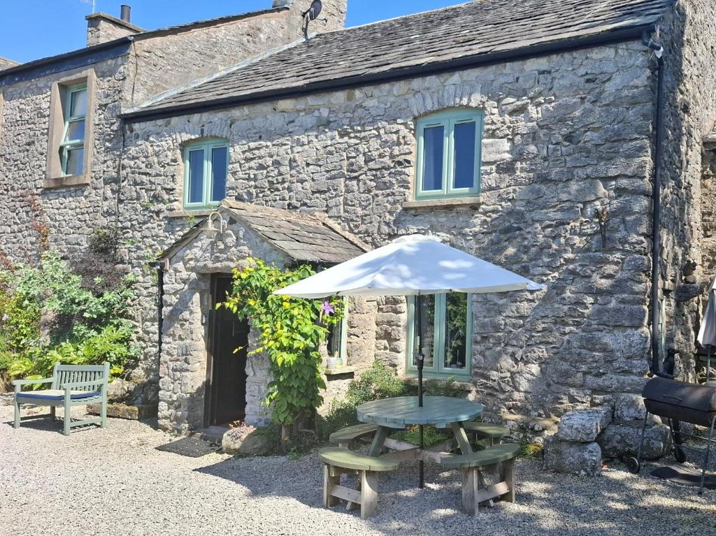 Hoone, kus puhkemaja asub