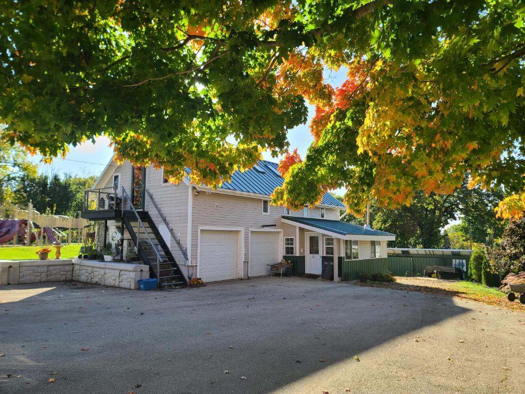 Το κτήριο όπου στεγάζεται  το διαμέρισμα