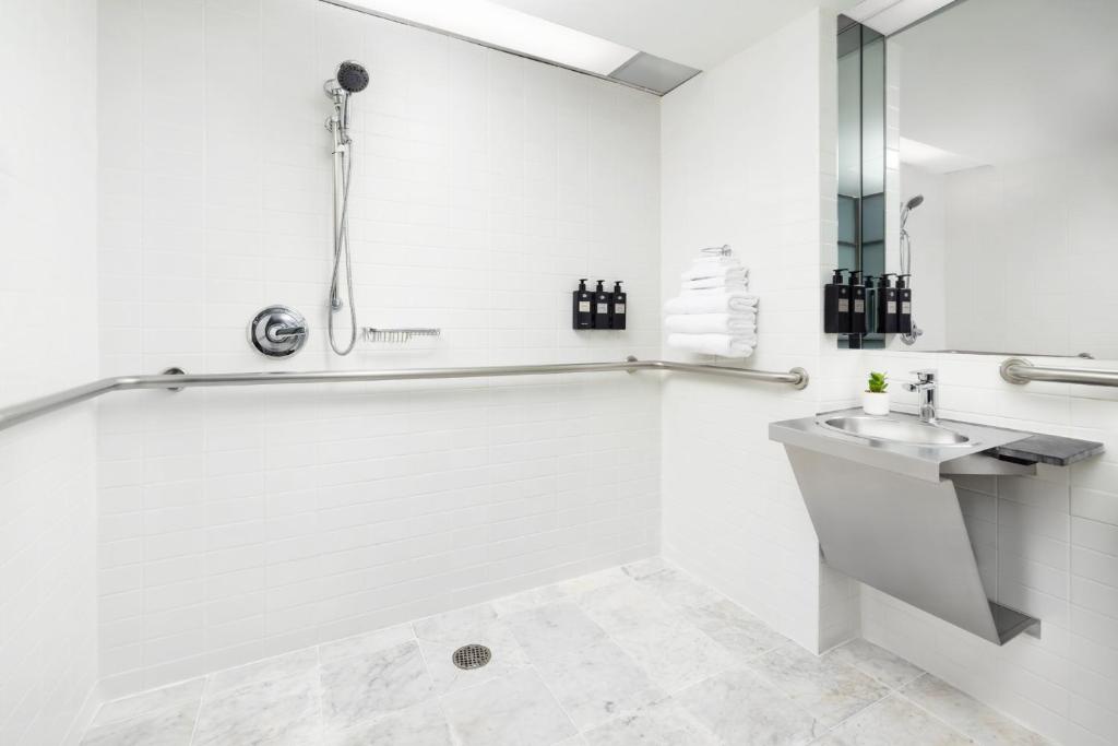 Shoreham Hotel - 