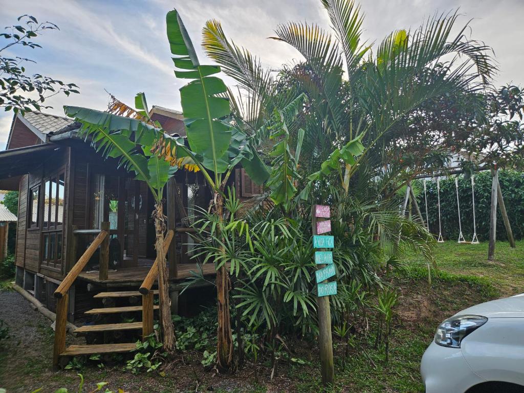 Zahrada ubytování Recanto dos Bambus - Cabana na Praia do Rosa