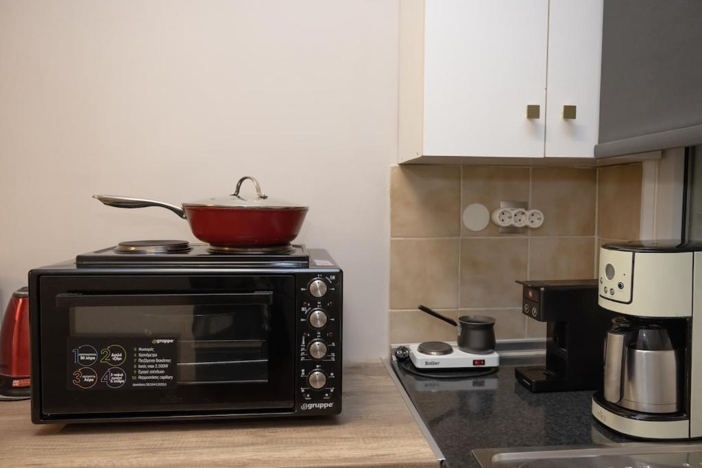 Chic & Cozy Apartment - 16