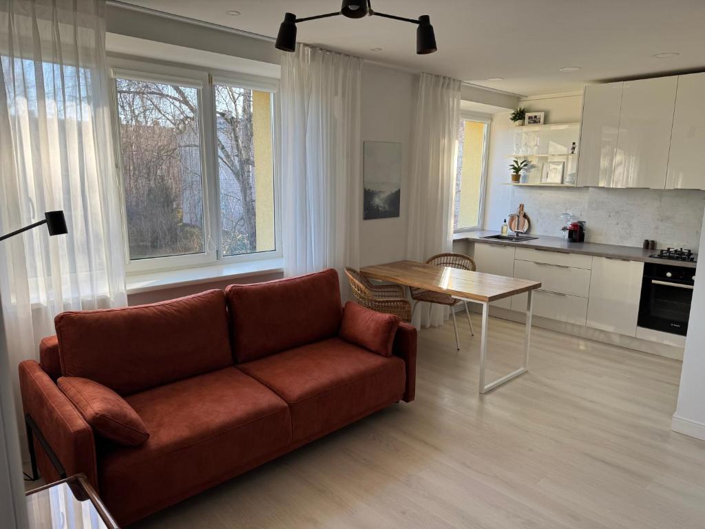 Kuchyň nebo kuchyňský kout v ubytování Calm Stay Teika Apartment