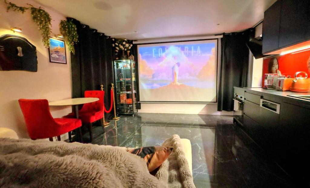 Posezení v ubytování DRoom-Sauna Balneo & Cinema à Menton jusqu'à 4 invités