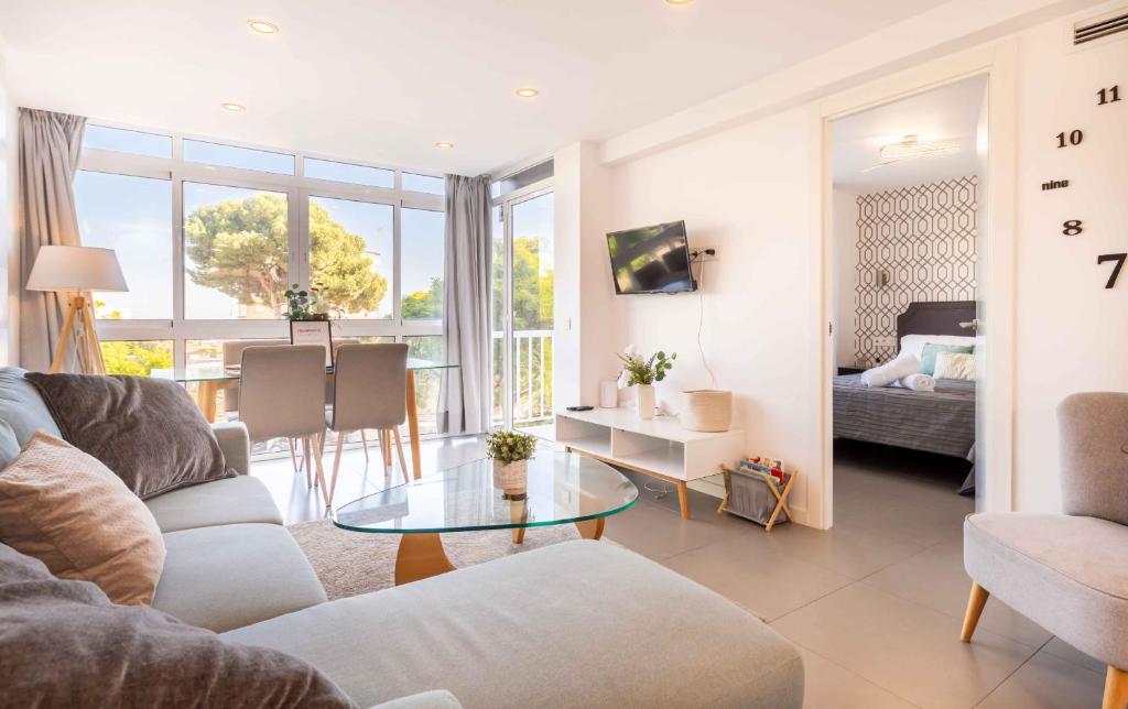 Bonanza DELUXE - Easy walk to beach, Benalmádena Marina and shops