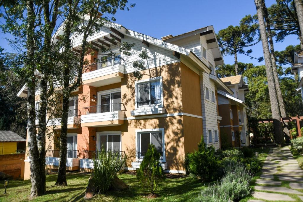 Το κτήριο όπου στεγάζεται  το διαμέρισμα