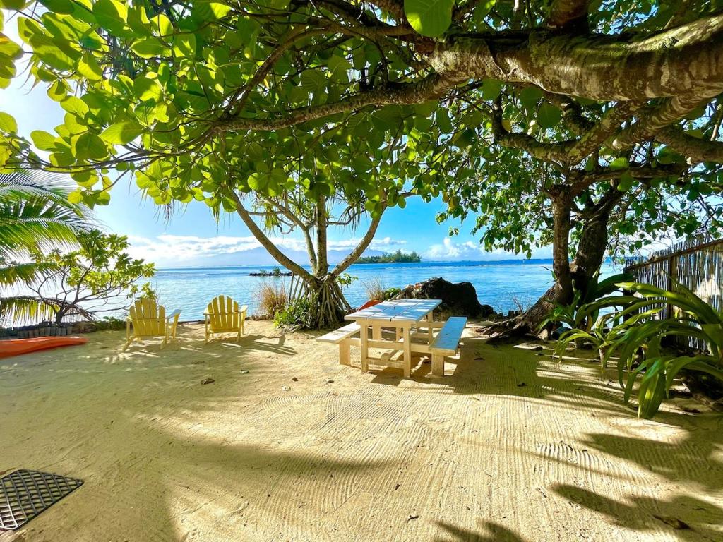 Galeriebild der Unterkunft Marū Beach House in Afareaitu