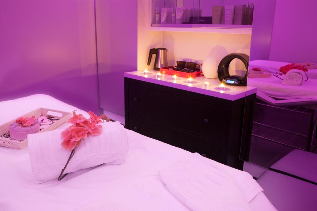 L'Empire Paris - Louvre - Resim 38