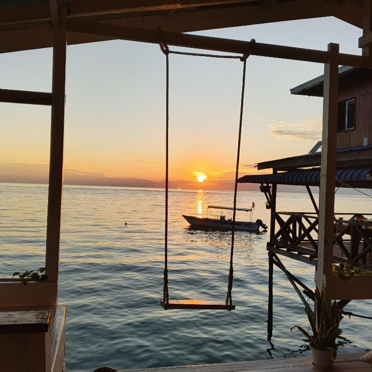 Mabul's Only Private All-inclusive House - Turtle Garden Lodge