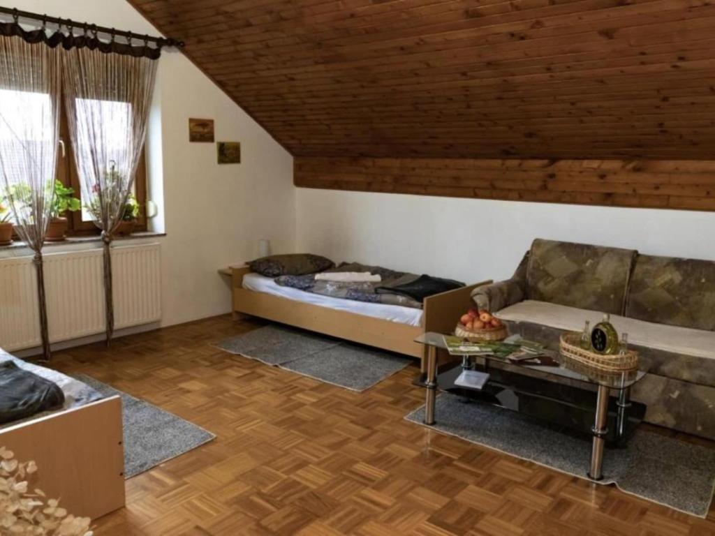 Гостиная зона в One Bedroom Magic Room 1