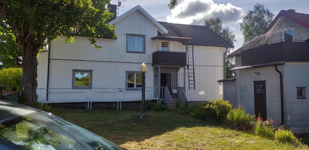 Το κτήριο όπου στεγάζεται  το διαμέρισμα