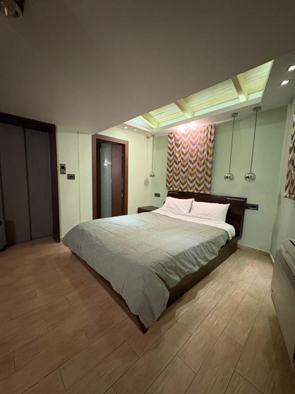 Postel nebo postele na pokoji v ubytování Uplift Hideaway Jacuzzi