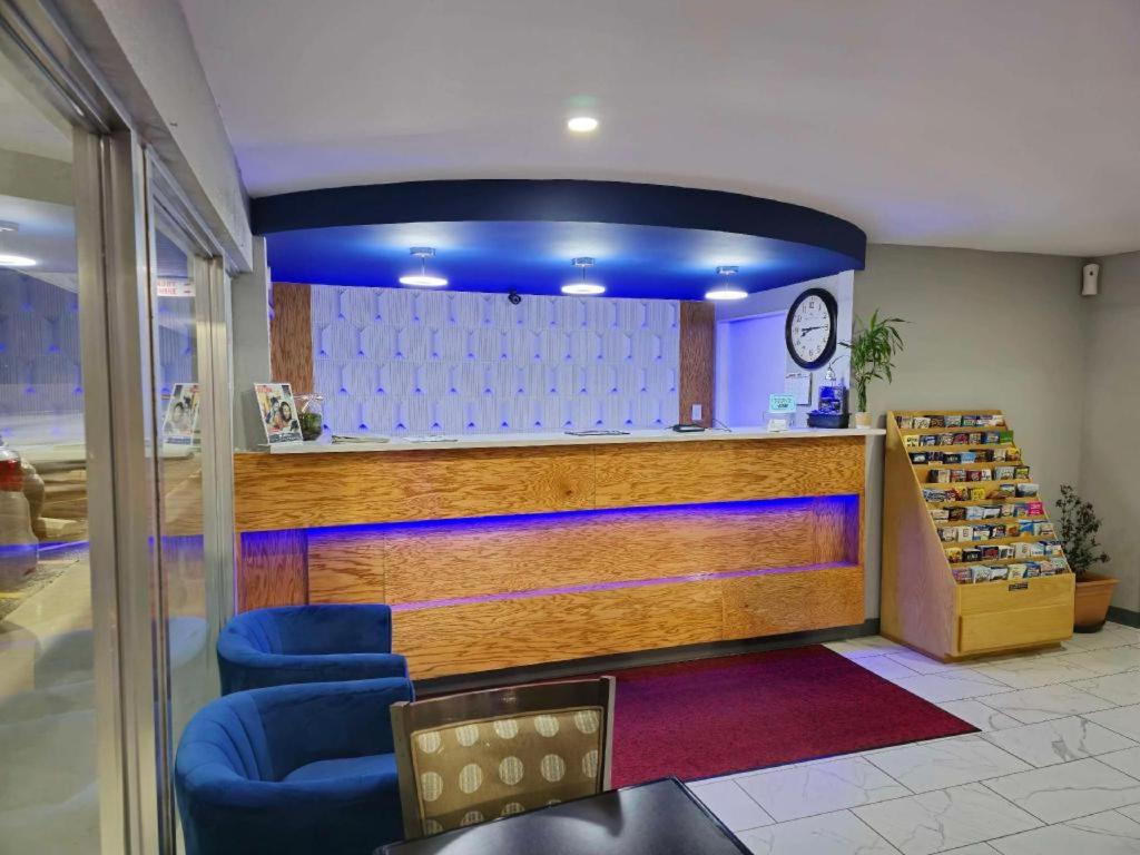 Posezení v ubytování Americas Best Value Inn Elizabethtown