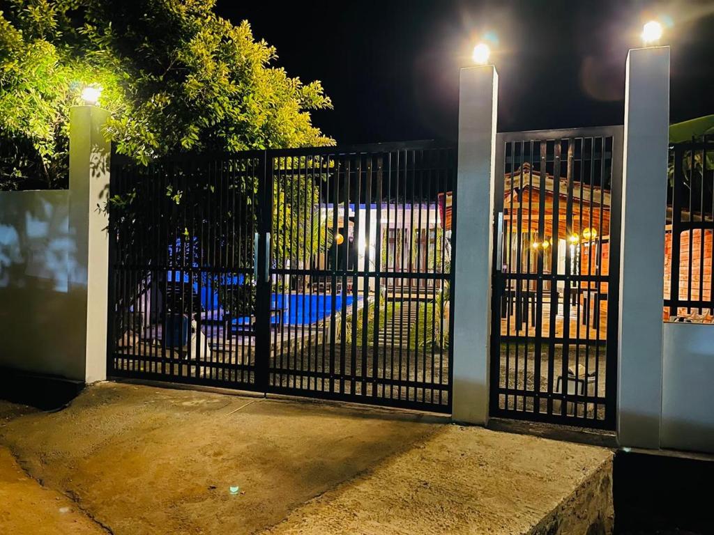 Indunil place hiriketiya with pool - 14