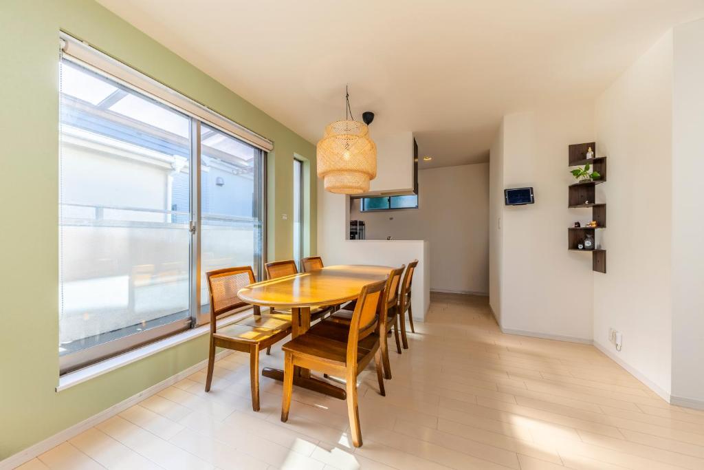 Posezení v ubytování Jin's Place - 15m to Haneda & Shinagawa