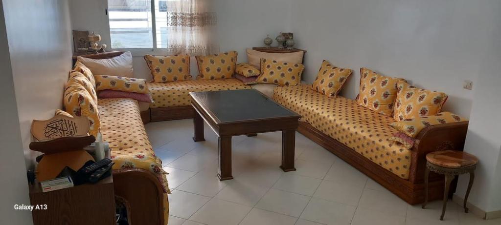 Khu vực ghế ngồi tại Zaafrani mohamed