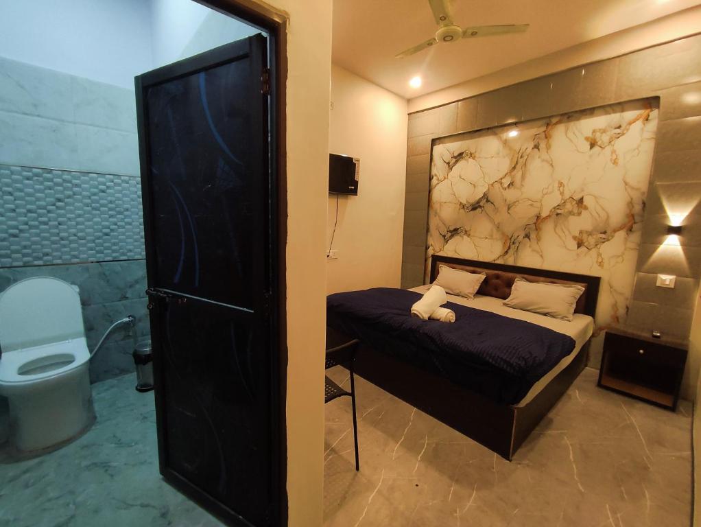 Koupelna v ubytování Nomadic Kashi Stays