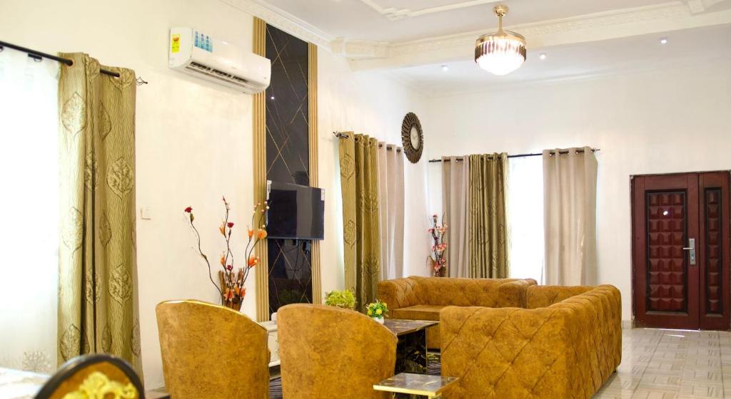 Χώρος καθιστικού στο Ft realty properties 15